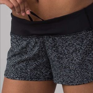 Black/white spotted lululemon shorts